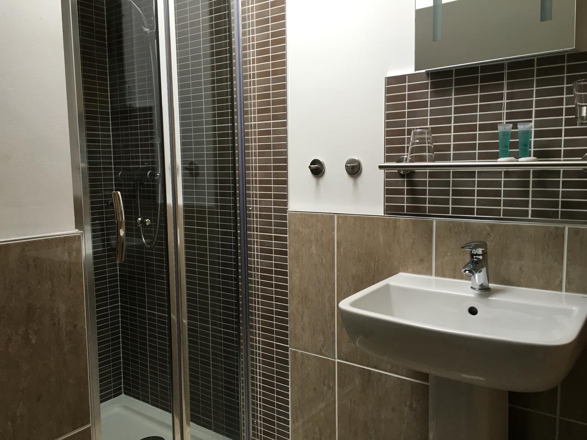 Hotel Kings Head Capel Hendre Zewnętrze zdjęcie